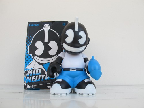 Kidrobot kid neutron 2012 - kidrobot,