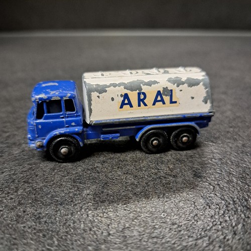 Matchbox series 25 - 25, petrol