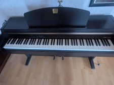 E Piano Yamaha Clavinova