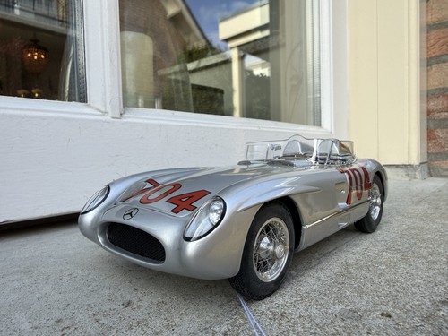 Mercedes benz 300 - 1:18,