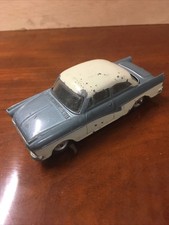 GAMA ; 1:43 ;  FORD TAUNUS 17M P2 ; Blaumetallic und Cremefarben Vintage Selten