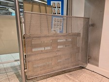 Lochblech Absperrgitter Alu inkl. Säulen zur Montage an Wand und Boden