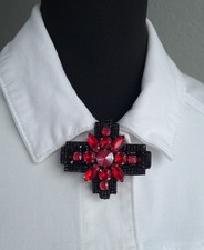 Brosche. Kreuz. Strasskette. Handmade