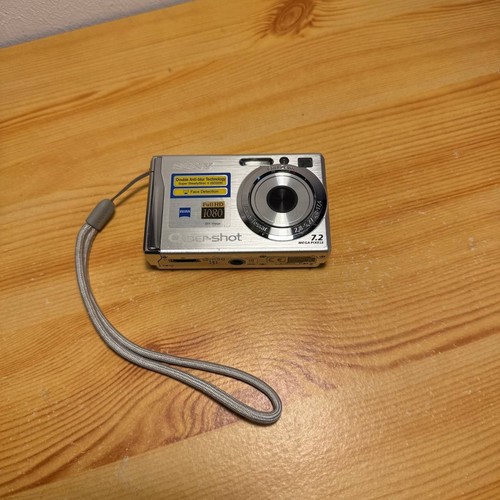 Sony cyber shot dsc w80 - cyber-shot, y2k