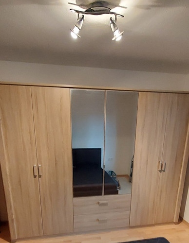 Großer kleiderschrank mit - großer,