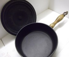 Gusseisen Topf Bräter Stielkasserolle Induktion 22cm Casserole Schmortopf 3L