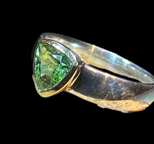 Design Ring mit Tsavorit in