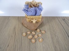 Vintage Mini-Zubehör Puppenhaus Kaufladen Picknick-Korb Plätzchen 1:6 (18579)