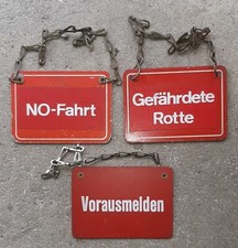 Biete drei Schilder vom STELLWERK an, Mit Ketten für zum aufhängen am Blockwerk
