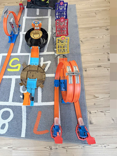 Hot wheels mega garage - hot,