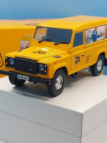 Corgi land rover - corgi, defender