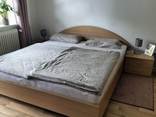 Bett 180x200 mit Matratzen, Lattenroste und 2 Konsolen