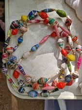 Papierperlen-Kette Südafrika – handgemacht, bunt, lang (ca. 120 cm)