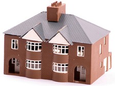 Kestrel GMKD32 - Backsteinhaus