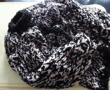 Kuschelig dicker Plüsch Pullover Gr. M Schwarz / Rosa wie Pelz / Fell handstrick