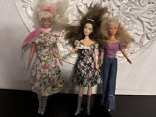 3 Barbie Puppen + 3 Kleider zum Wechseln, selten gespielt, top Zustand