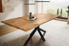 Esstisch mit gedrehter Kante