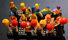 Minifiguren, Konvolut 14 Stk. Vitrine,Simpsons,Clowns, Lego? 