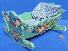 DORA KUHN WIEGE PUPPENSTUBE