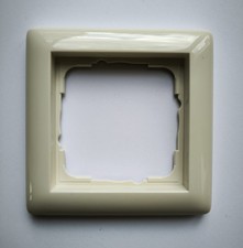 GIRA 021101 Rahmen 1-fach Standard 55 cremeweiß glänzend