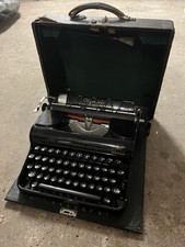 Olympia Schreibmaschine, Olympia Elite,  Deutsche QWERTZ-Tastatur, mit Koffer