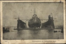 Ak Kiel Schleswig Holstein, Schwimmdock der Kaiserlichen Werft - 3724421