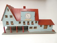 Bahnhof Hasenheim mit funktionierender mechanischen Uhr für H0