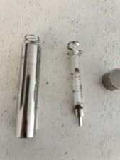 Antike Insulinspritze aus Glas