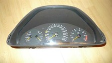 Tacho Kombiinstrument 2105406648 Mercedes W210 Pixelfehler! VDO 110008899/018