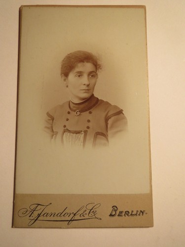 Berlin frau kleid - berlin,
