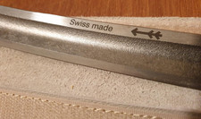 Ziehmesser von der Marke Pfeil mit bogenförmiger, nach unten gewölbter Klinge