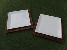 * MAISON STRAUSS 2x Dekoporzellanteller + Rattanuntersetzer* weiß* 26x26cm* TOP*