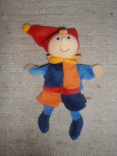 STERNTALER Handpuppe / Schmusetuch Kasper mit Füßen Kasperletheater