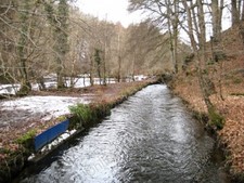 Foto 6x4 Mill Lade neben dem Mandel Pitcairngreen Diese Lade dient einem o c2010