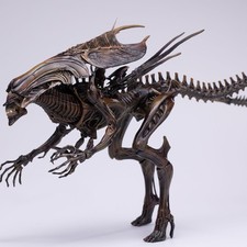 HIYA Clone Alien Queen Brown