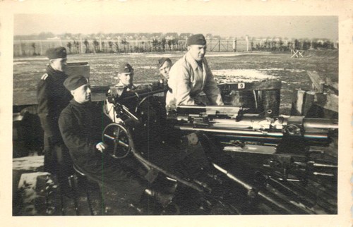 Foto soldaten mit geschutz - mit,
