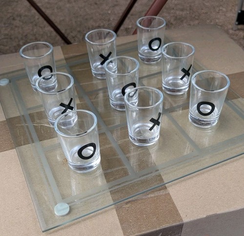 Tic tac toe - tic, trinkspiel