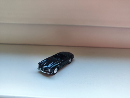 High speed mercedes 300 - high,