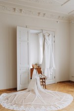 Elegantes Hochzeitskleid aus