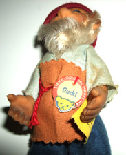 Steiff - kleiner Zwerg "GUCKI", stehend mit Knopf, Schild, Fahne - 14 cm hoch