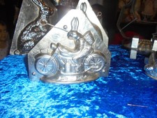 Schokoladenform Hase fährt