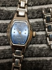 Damen Armbanduhr blaues Ziffernblatt Armband silberfarben gebraucht