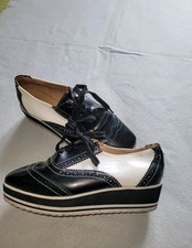 Budapester Schwarz Weiß,  Lack, Gr. 37