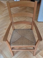 Landhausstil: 8 Esszimmer Stühle, 2 Lehnstühle, Buche massiv mit Korbgeflecht