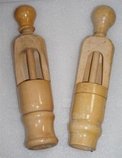 Vintage Shabby Chic Paar alte Flaschenverkorker Holz Wein Sammler