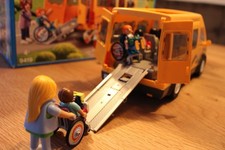 Playmobil City Life Schulbus