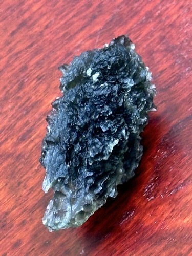 Natürlicher moldavit rohstein - moldavit,
