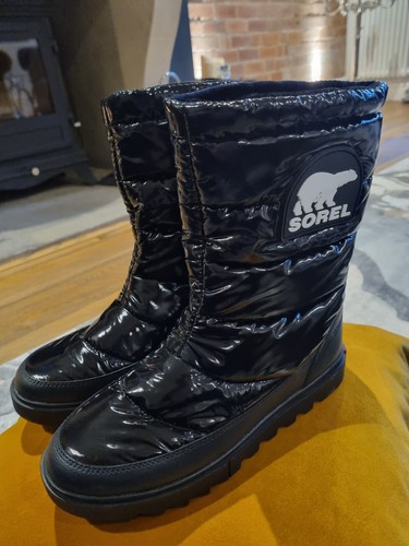 Schwarze lack schneestiefel - lack,