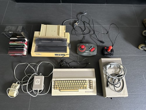 Commodore c64 mit - 64,