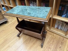 Beistelltisch mit Marmorplatte und Zeitschriftenfach